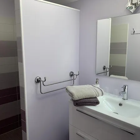 Relais De Navon Bed & Breakfast 3*