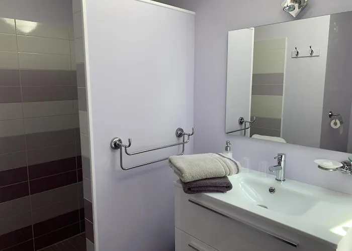 Relais De Navon Bed & Breakfast 3*