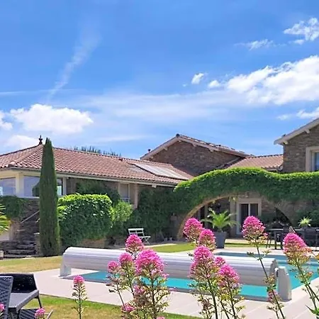 Relais De Navon 3*