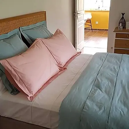 Relais De Navon Bed & Breakfast 3*